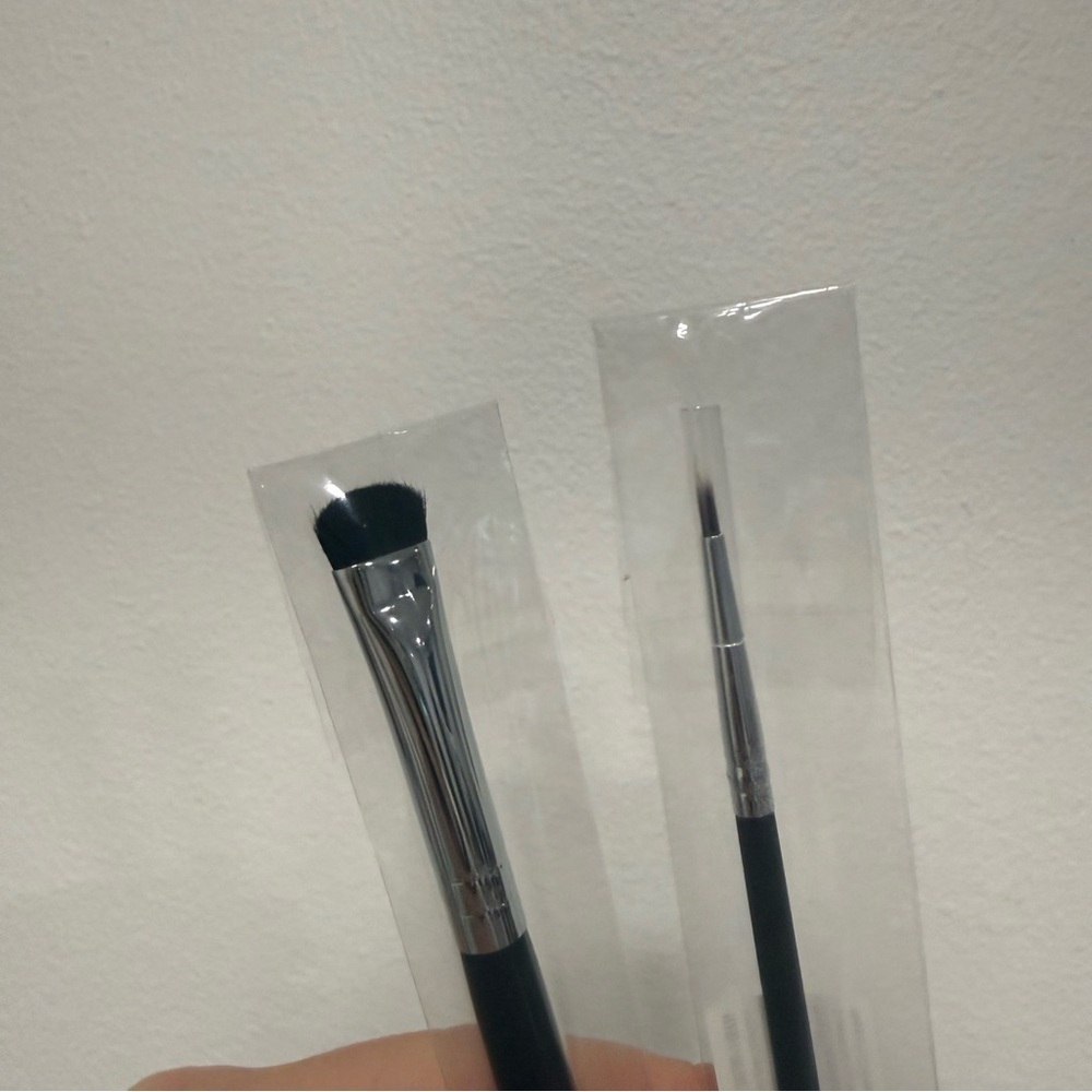 Morphe Eyeshadow Brush Bundle M408 Chisel Shader & M250 Detail Liner Brush - Picture 2 of 3
